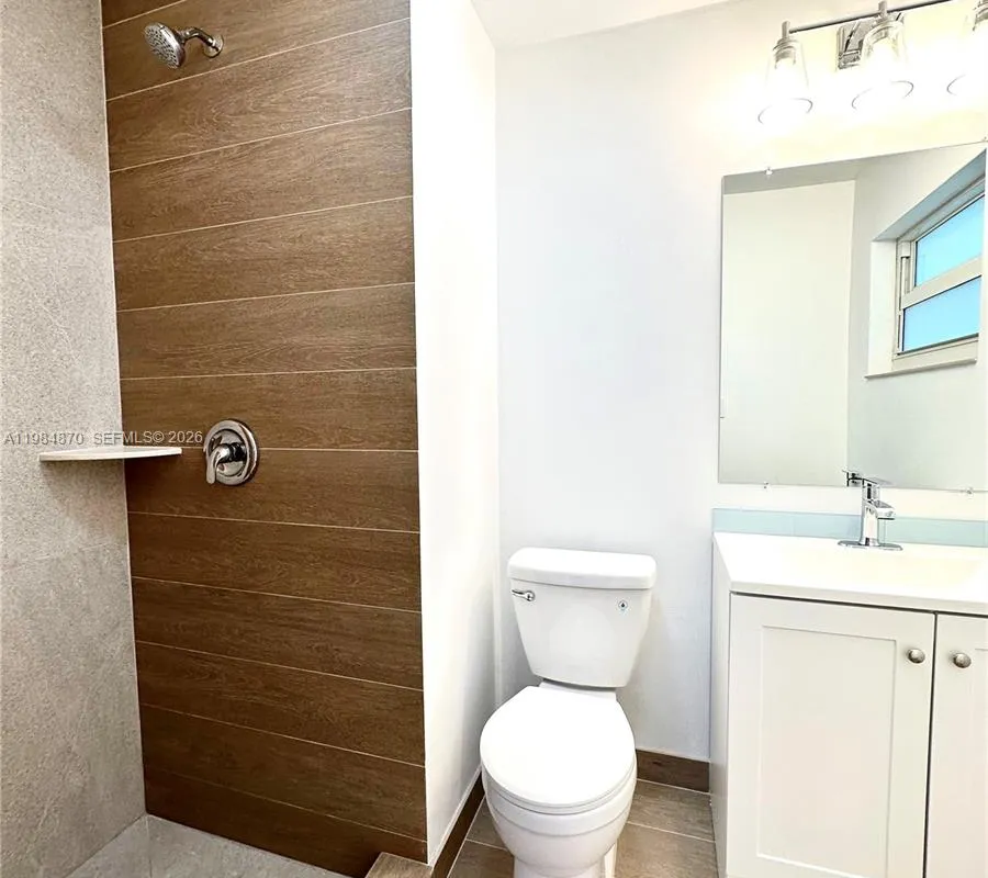 3042 Hayes St, Hollywood FL 33021