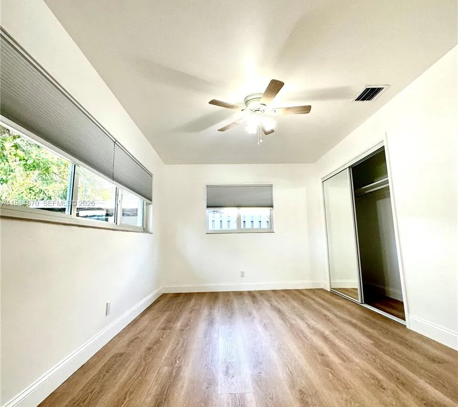 3042 Hayes St, Hollywood FL 33021