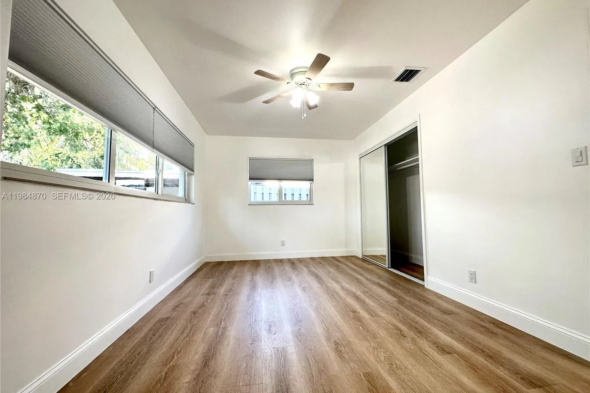 3042 Hayes St, Hollywood FL 33021