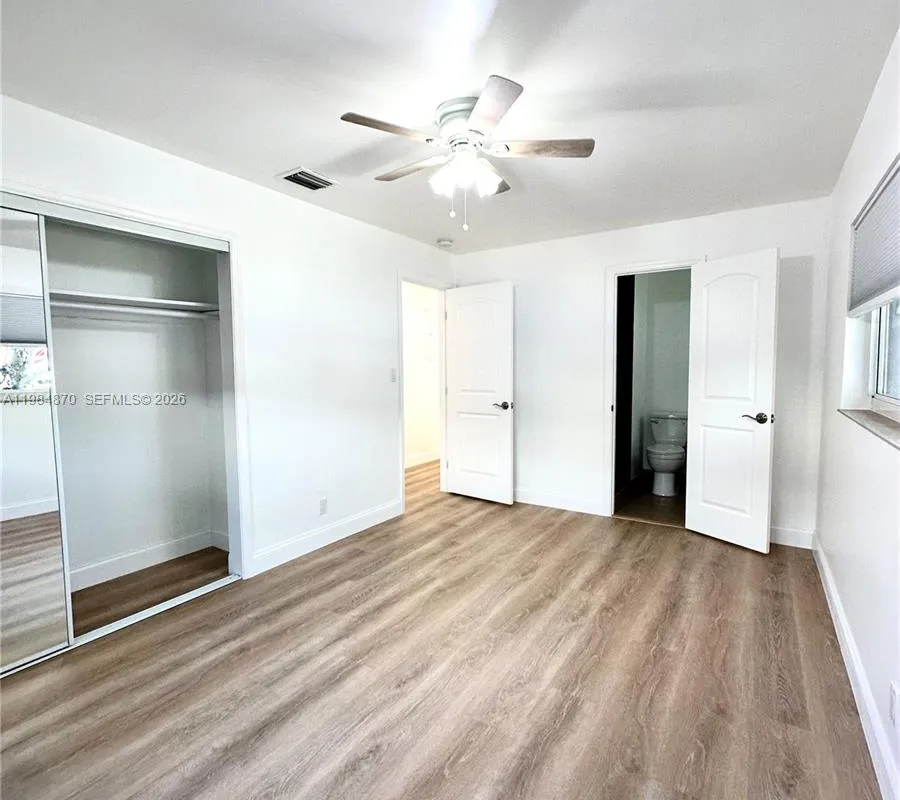 3042 Hayes St, Hollywood FL 33021