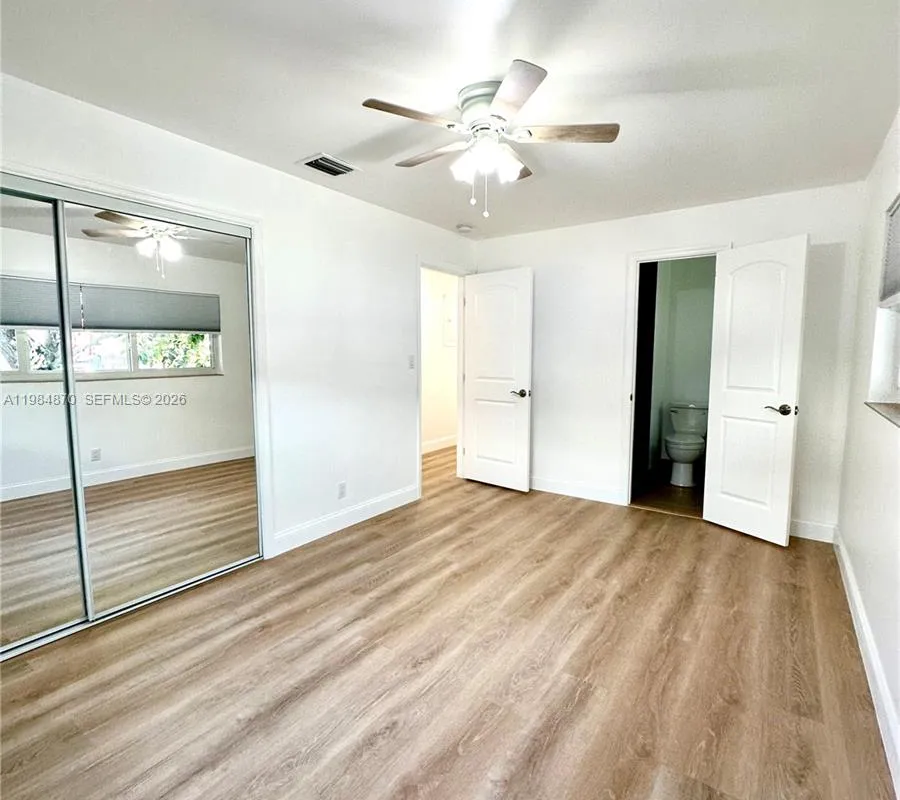 3042 Hayes St, Hollywood FL 33021