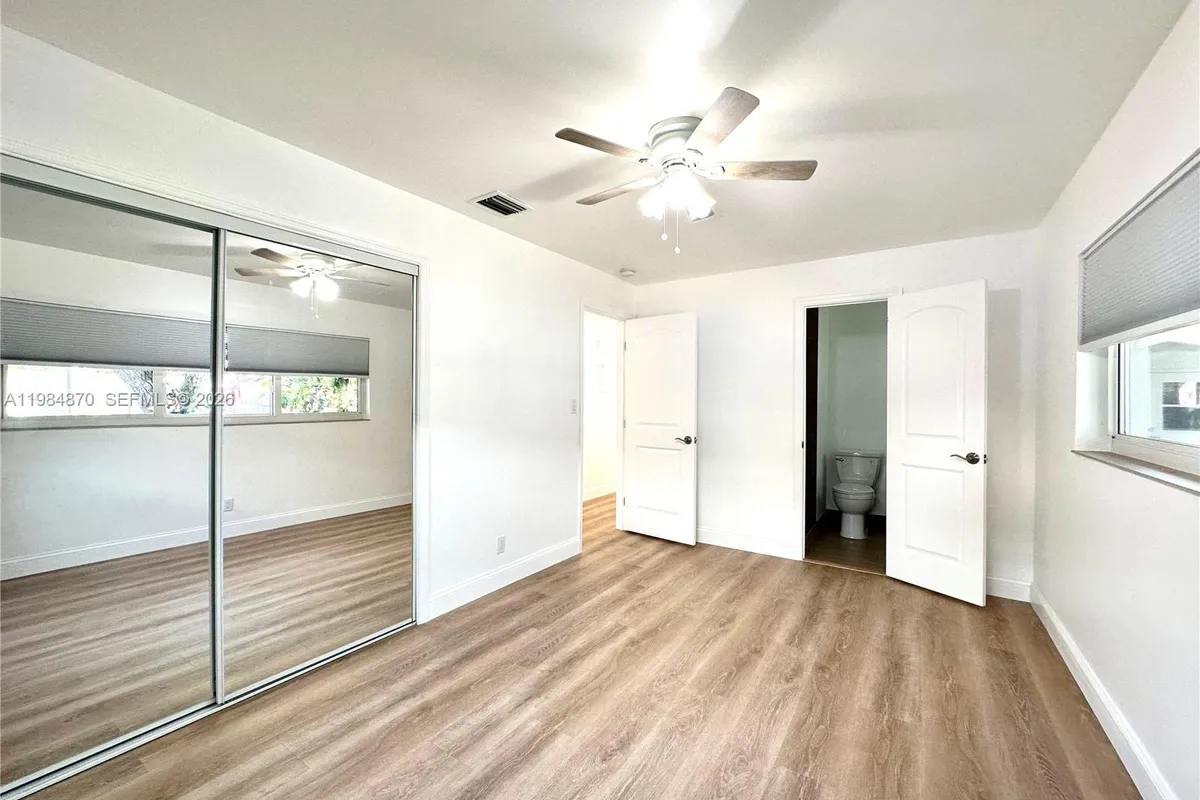 3042 Hayes St, Hollywood FL 33021