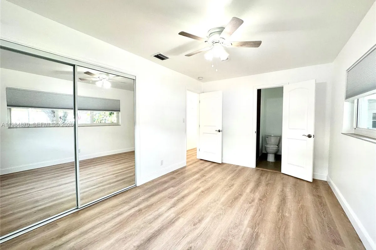 3042 Hayes St, Hollywood FL 33021