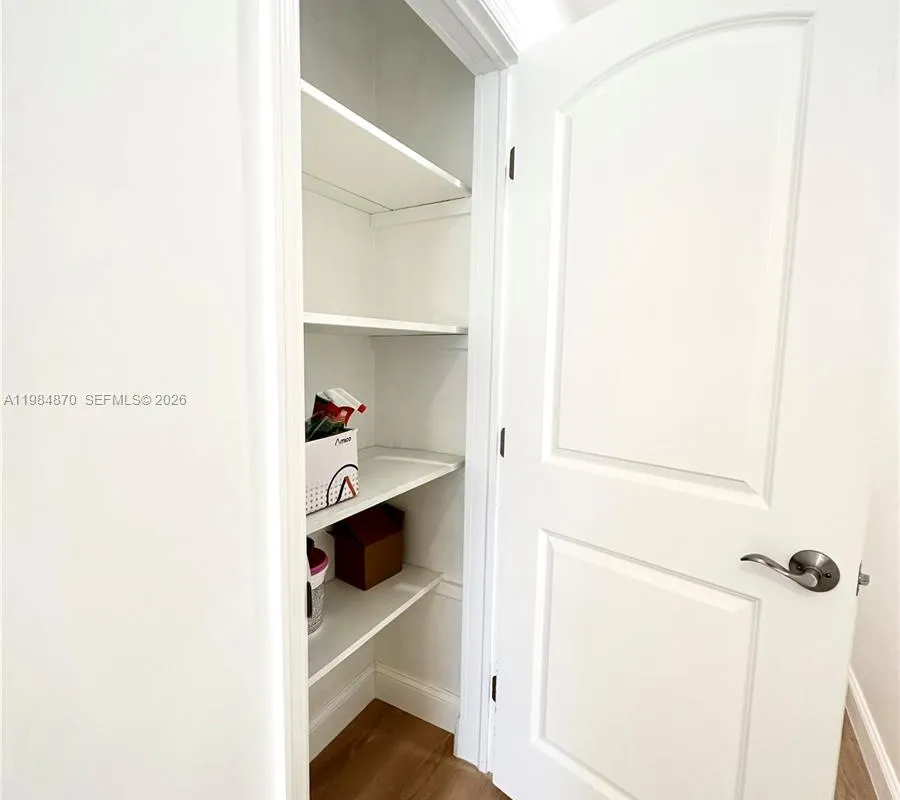 3042 Hayes St, Hollywood FL 33021