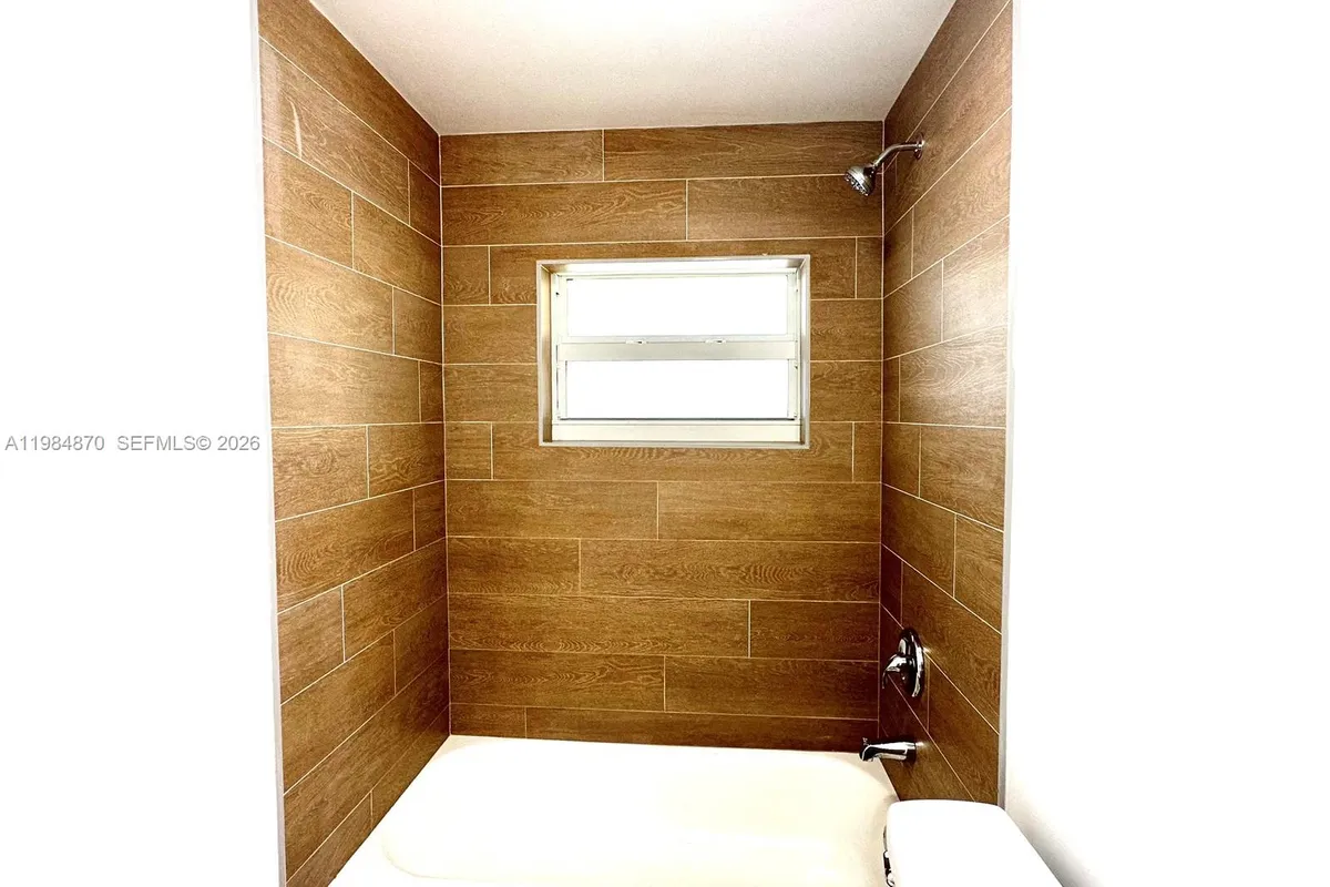 3042 Hayes St, Hollywood FL 33021