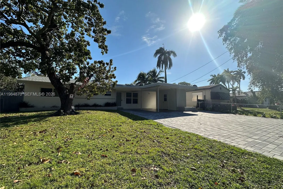 3042 Hayes St, Hollywood FL 33021