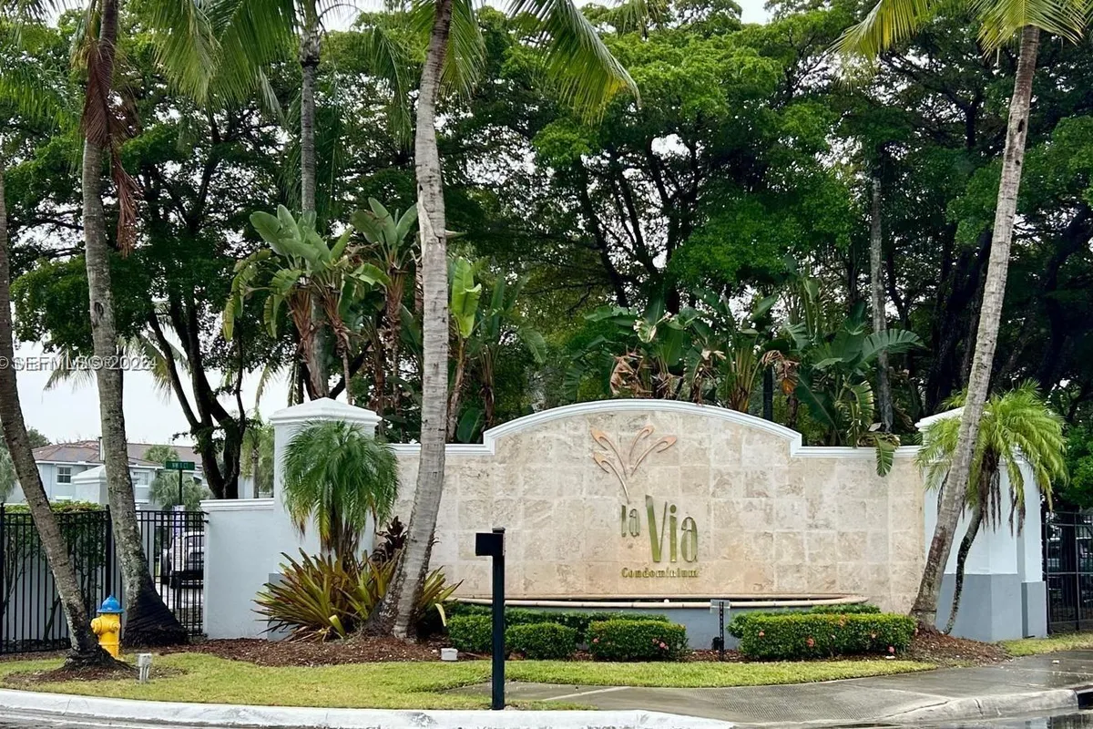 155 NW 96th Ter # 201, Pembroke Pines FL 33024