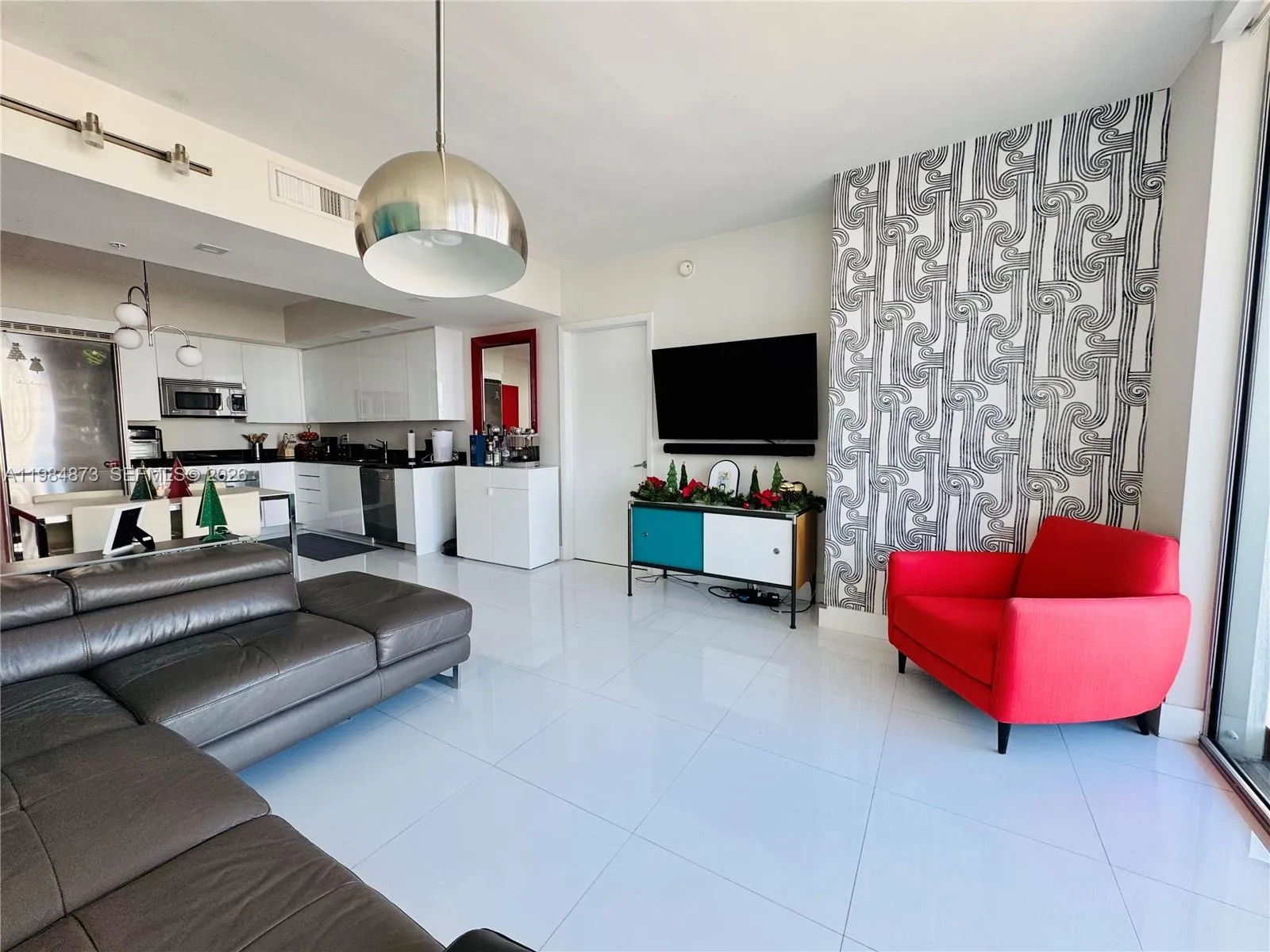 92 SW 3rd St # 2112, Miami FL 33130