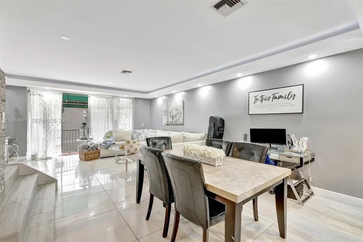 12662 NW 14th St, Sunrise FL 33323