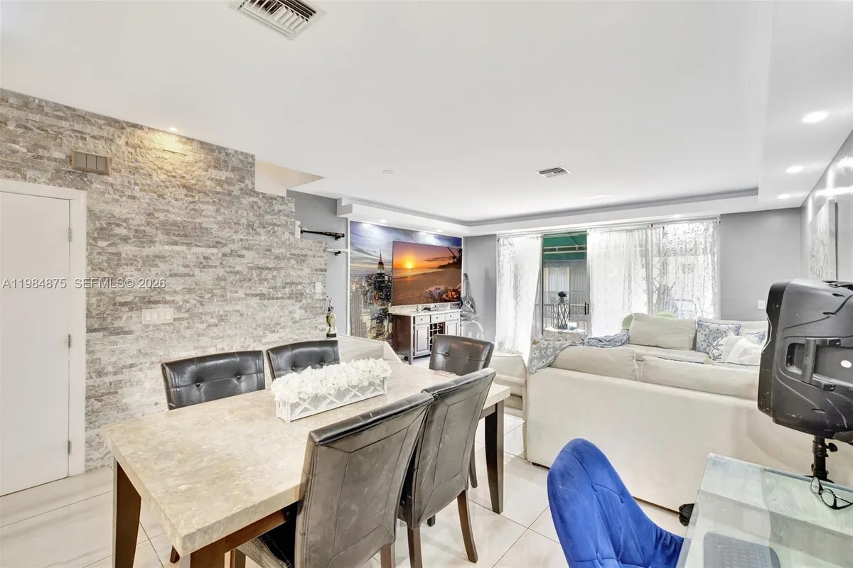 12662 NW 14th St, Sunrise FL 33323