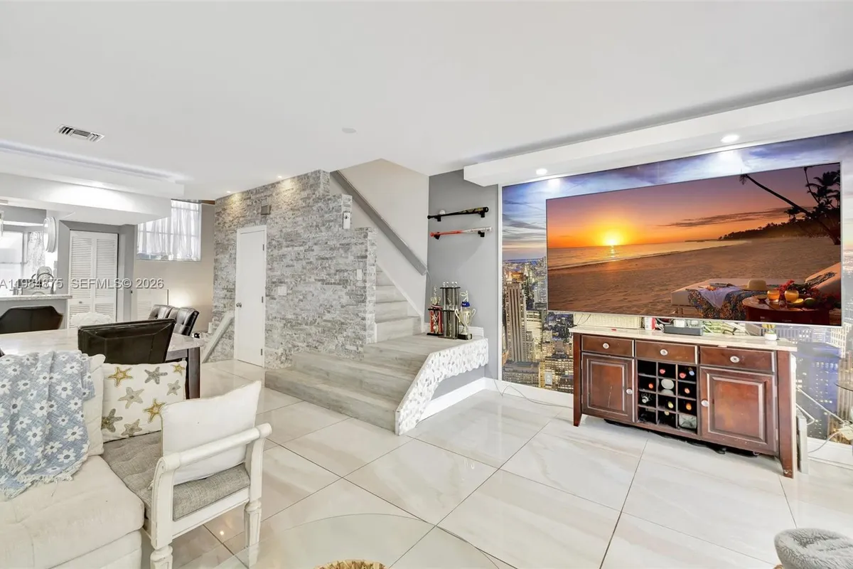 12662 NW 14th St, Sunrise FL 33323