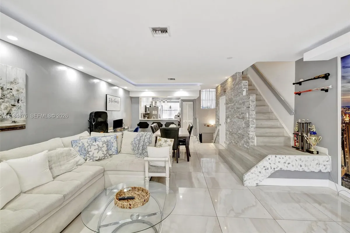 12662 NW 14th St, Sunrise FL 33323