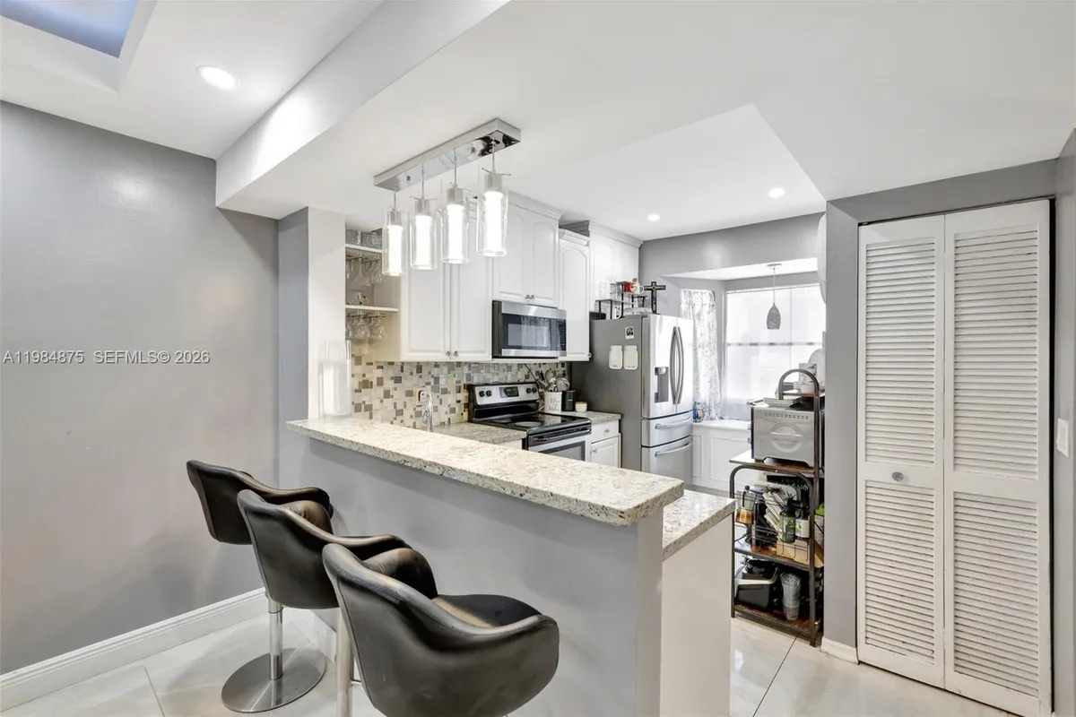 12662 NW 14th St, Sunrise FL 33323