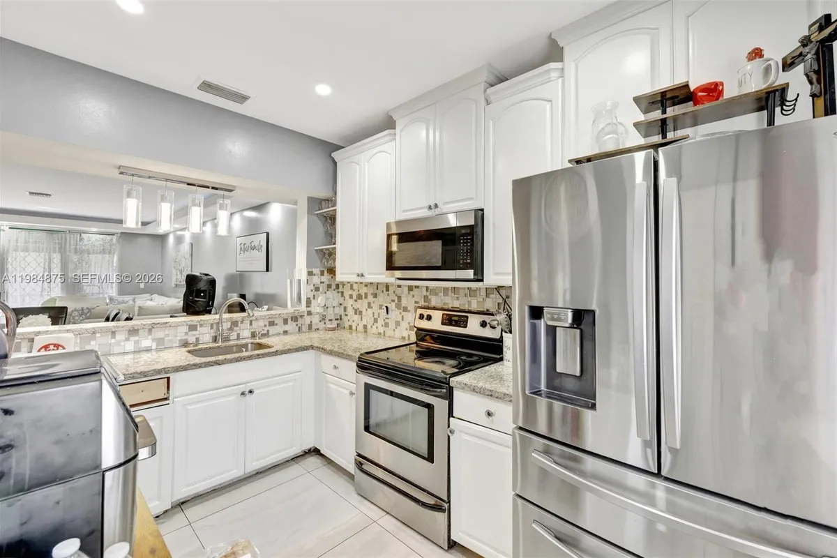 12662 NW 14th St, Sunrise FL 33323