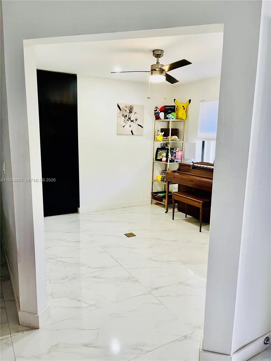 6201 Portsmouth Ln, Davie FL 33331