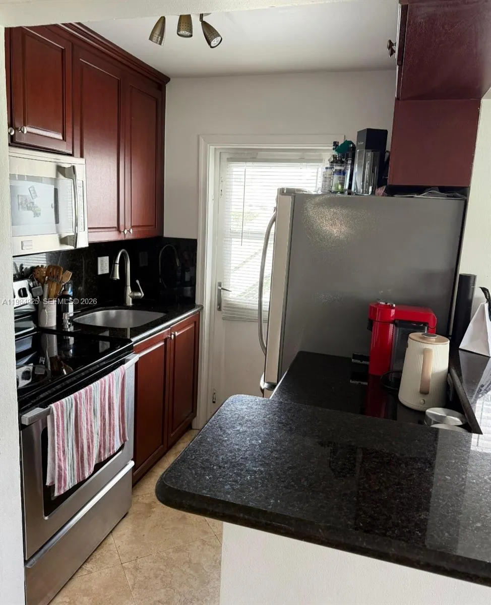 2185 NE 123rd St # 101, North Miami FL 33181