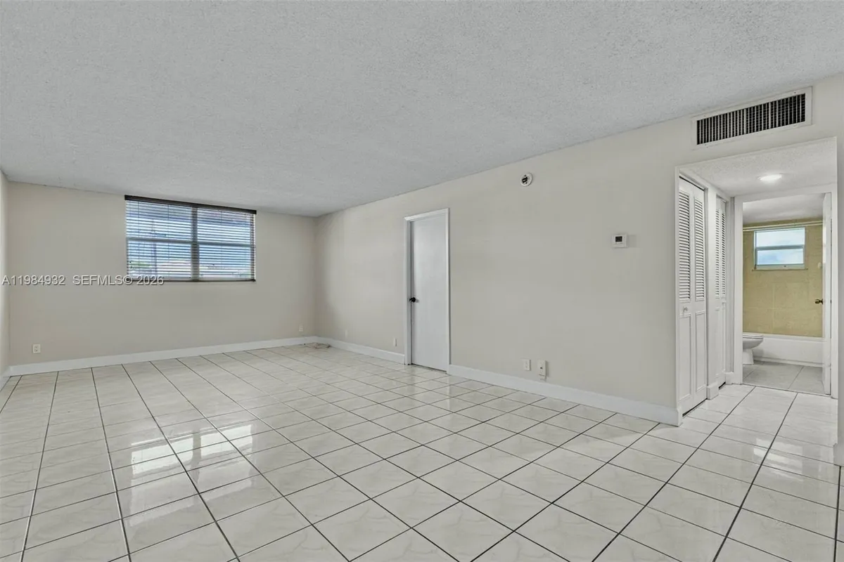 1830 Dixieanna St # 102, Hollywood FL 33020