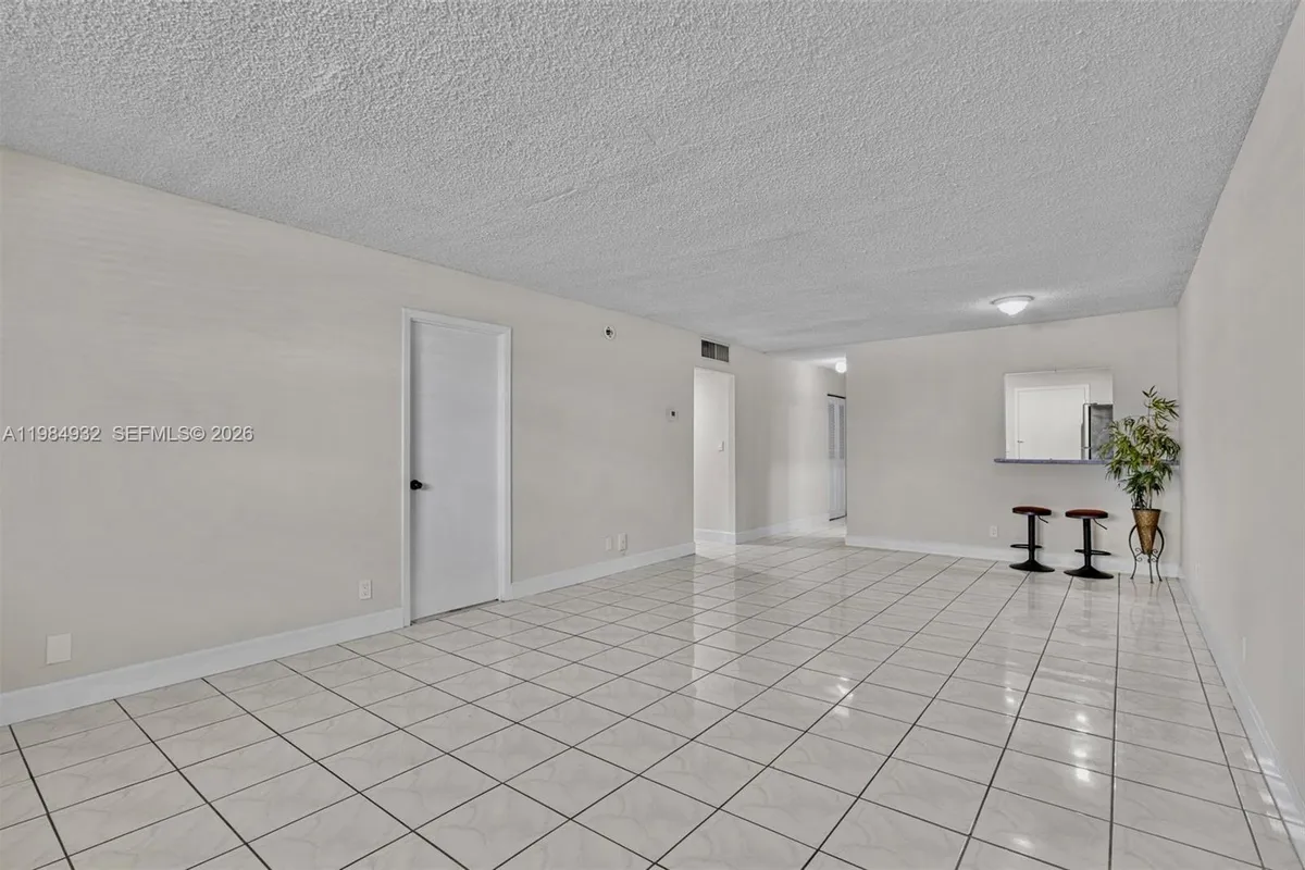 1830 Dixieanna St # 102, Hollywood FL 33020