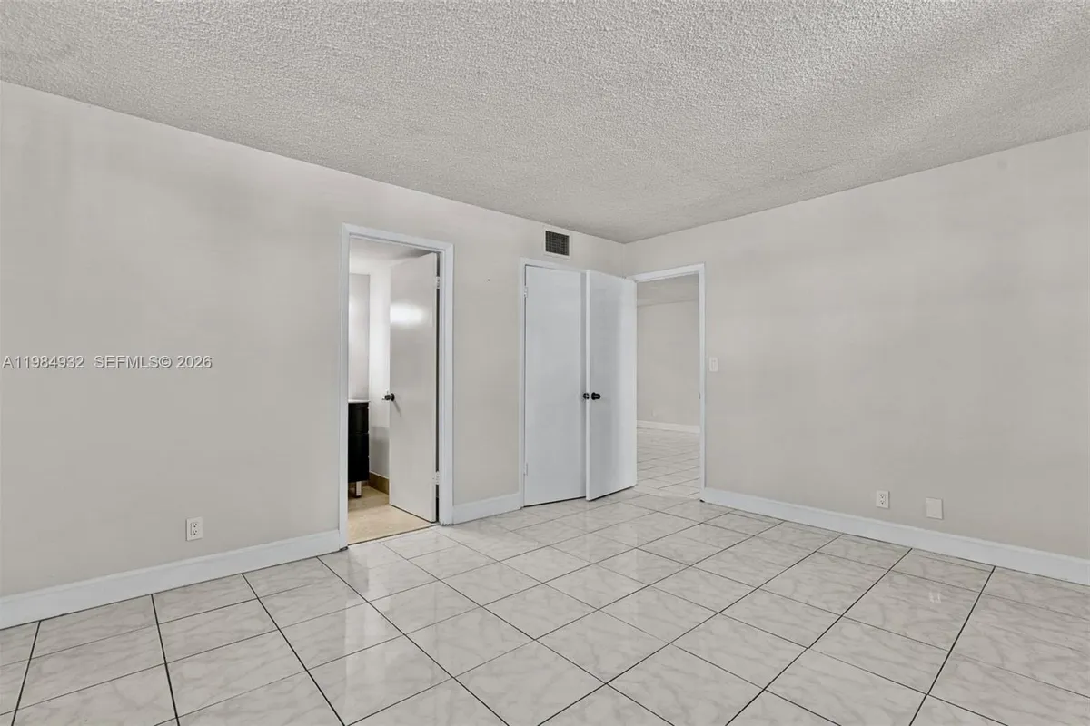 1830 Dixieanna St # 102, Hollywood FL 33020