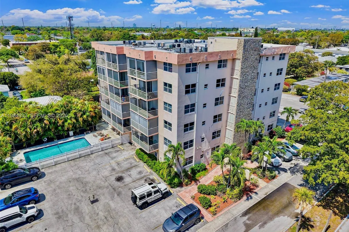 1830 Dixieanna St # 102, Hollywood FL 33020