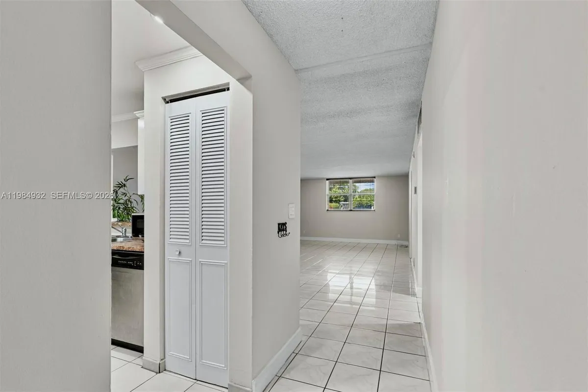 1830 Dixieanna St # 102, Hollywood FL 33020