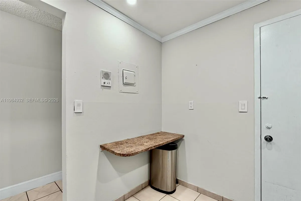 1830 Dixieanna St # 102, Hollywood FL 33020