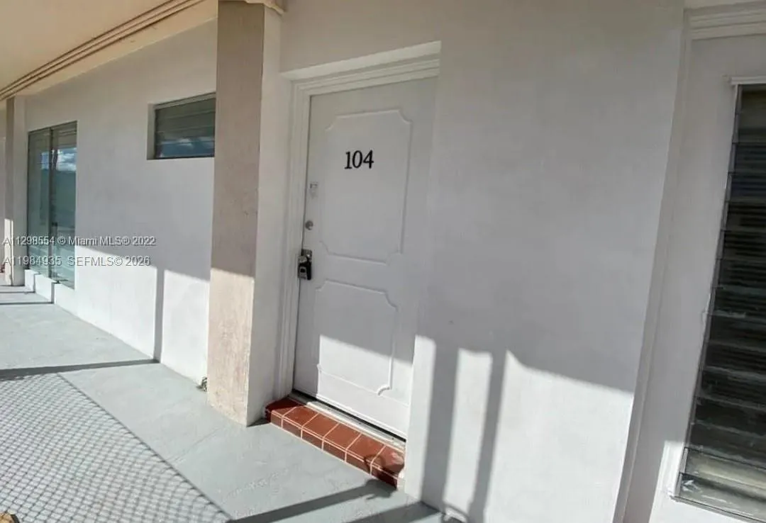 1600 NE 114th St # 104, Miami FL 33181