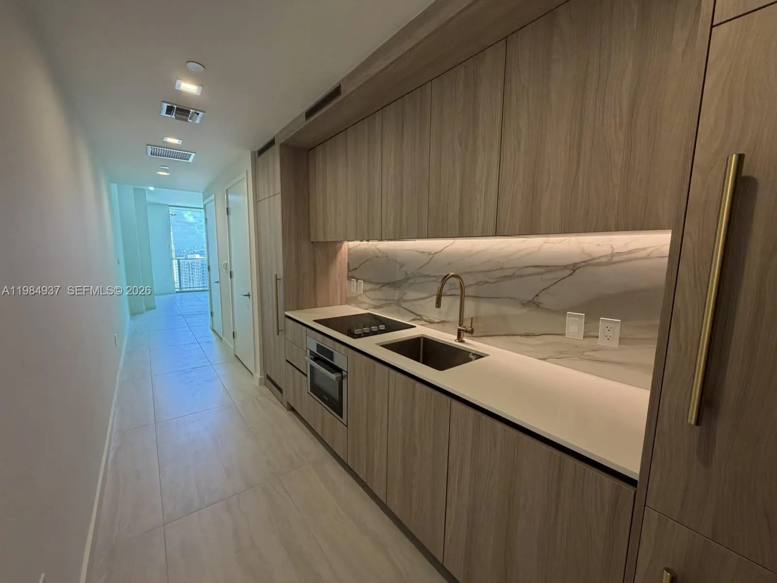 77 SE 5th Street # 4004, Miami FL 33131