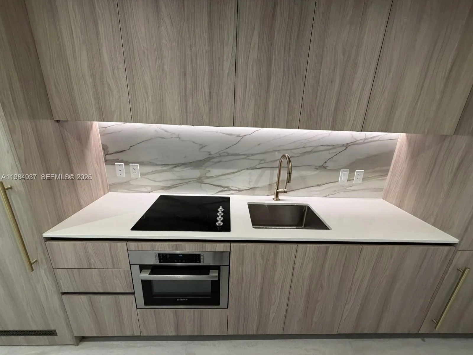 77 SE 5th Street # 4004, Miami FL 33131