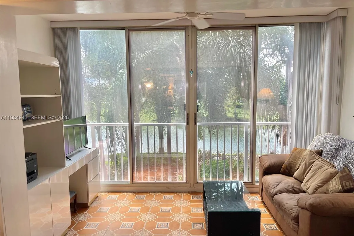 3850 Washington St # 214, Hollywood FL 33021