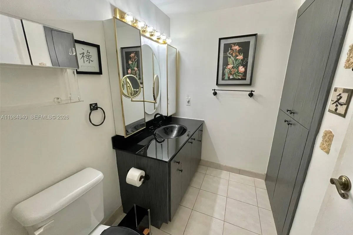 3850 Washington St # 214, Hollywood FL 33021