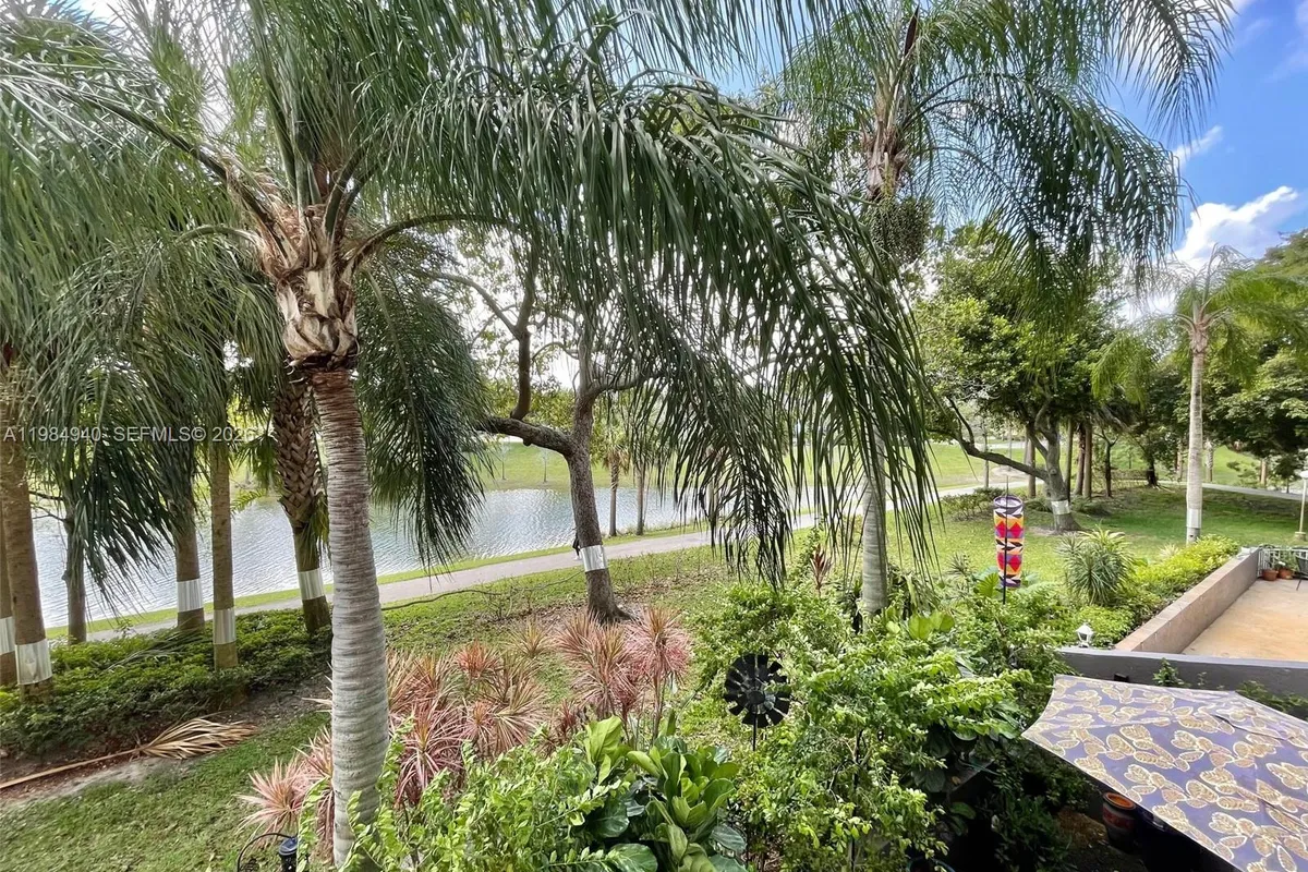 3850 Washington St # 214, Hollywood FL 33021