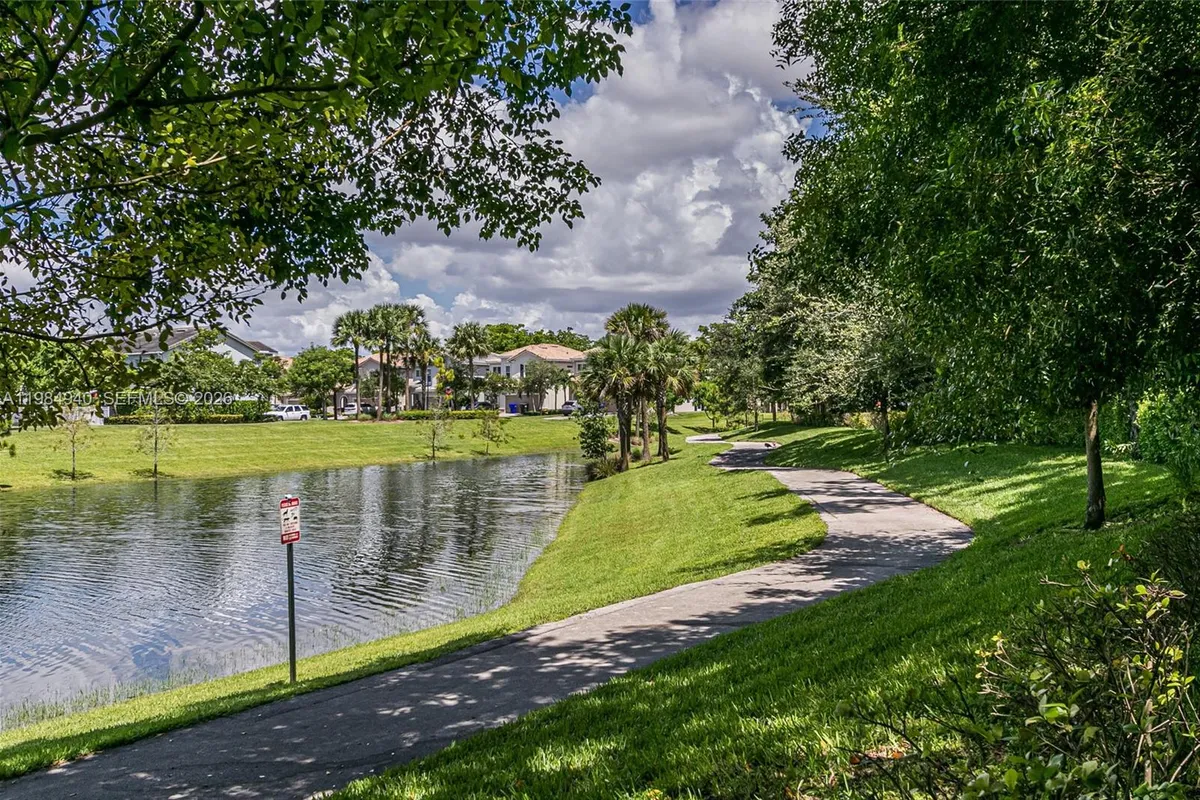 3850 Washington St # 214, Hollywood FL 33021