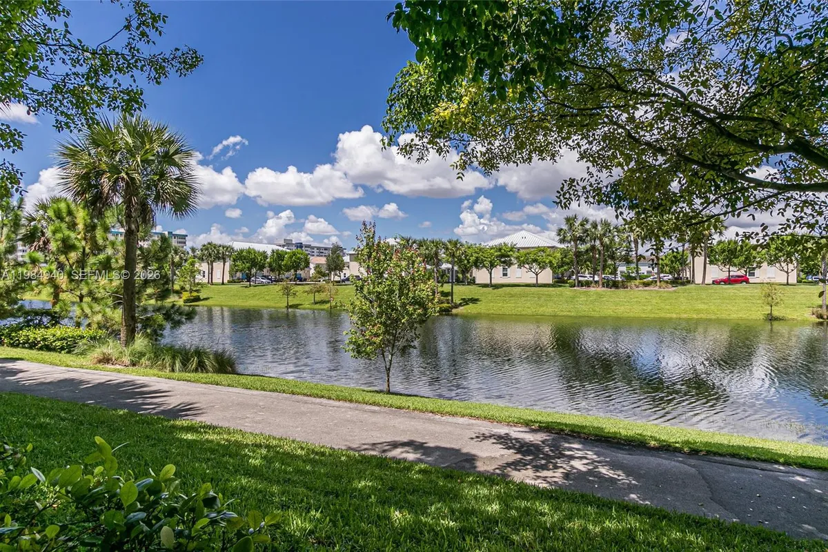 3850 Washington St # 214, Hollywood FL 33021