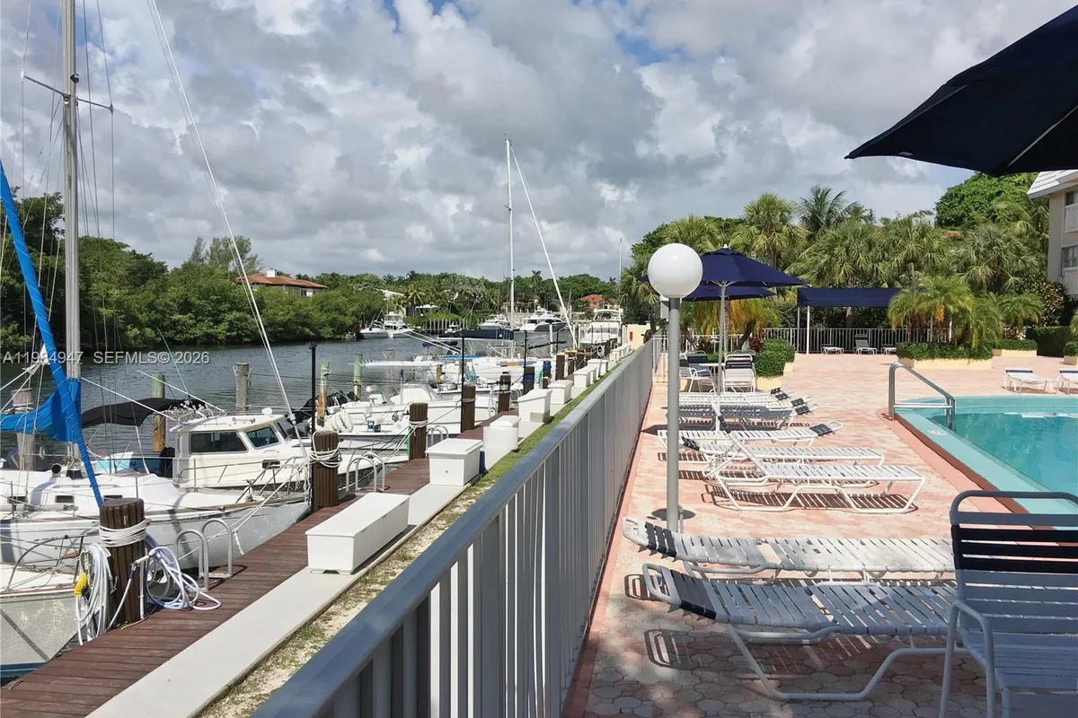 100 Edgewater Dr # 342, Coral Gables FL 33133