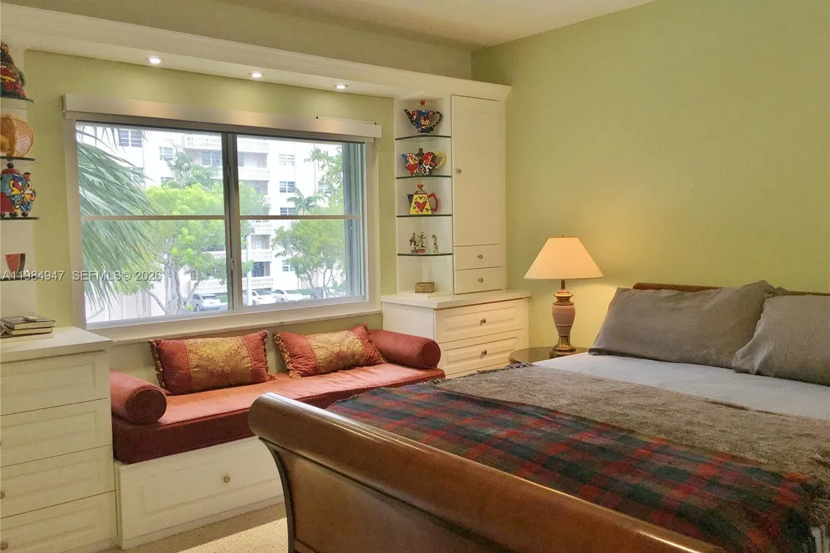 100 Edgewater Dr # 342, Coral Gables FL 33133