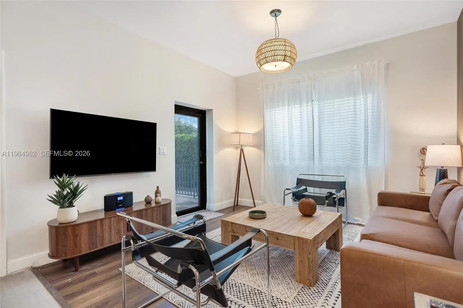 920 SW 9th St, Miami FL 33130