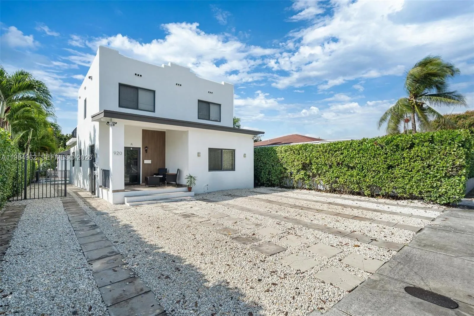 920 SW 9th St, Miami FL 33130