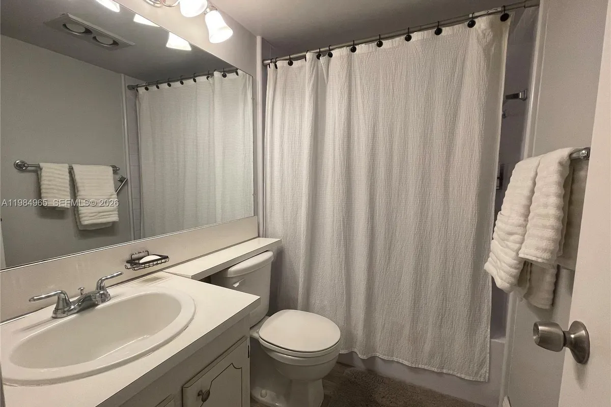 279 Markham M # M, Deerfield Beach FL 33442