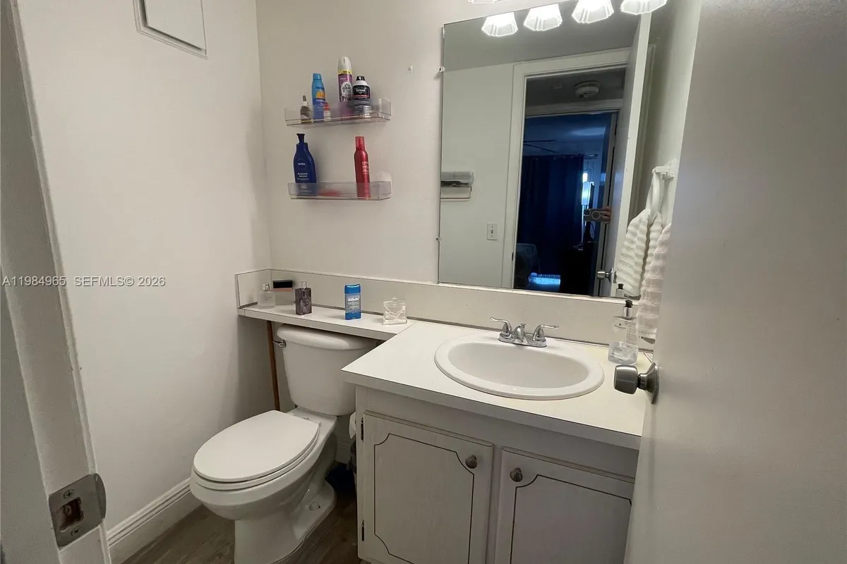 279 Markham M # M, Deerfield Beach FL 33442