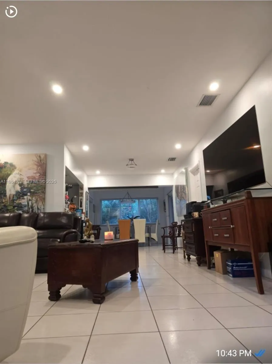 2321 N 57th Ave, Hollywood FL 33021