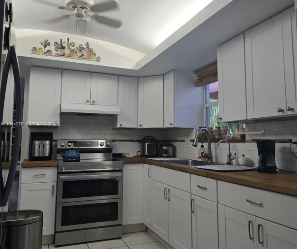 2321 N 57th Ave, Hollywood FL 33021