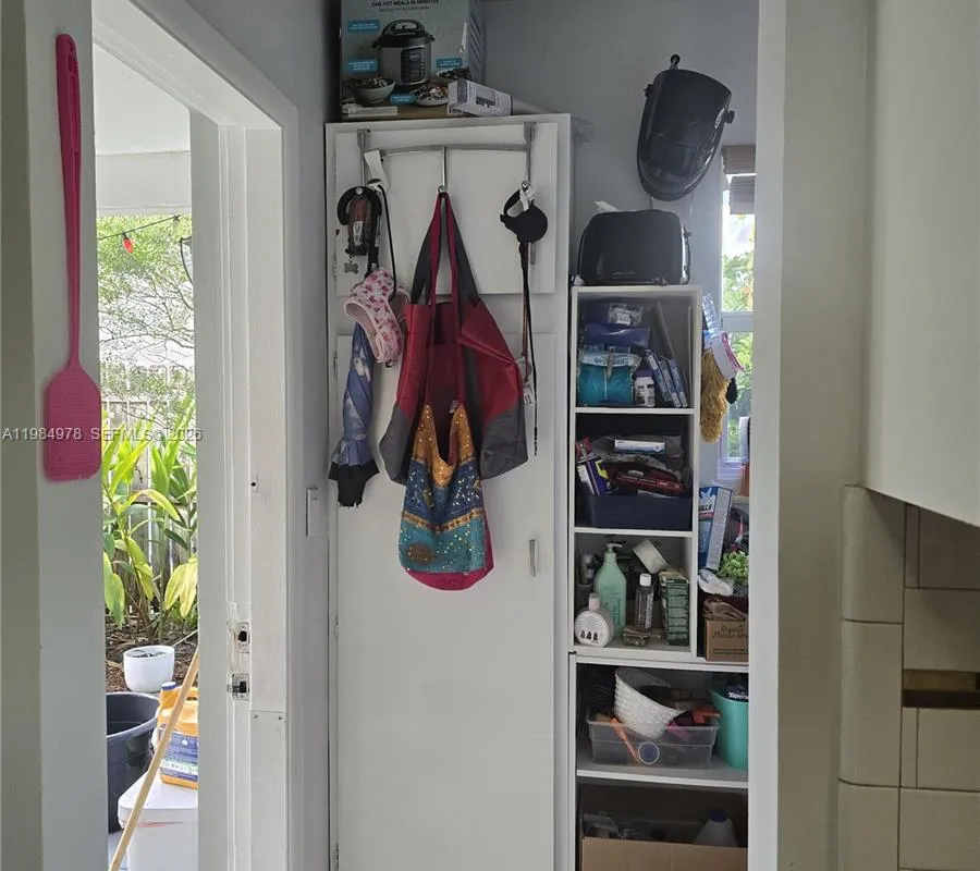 2321 N 57th Ave, Hollywood FL 33021