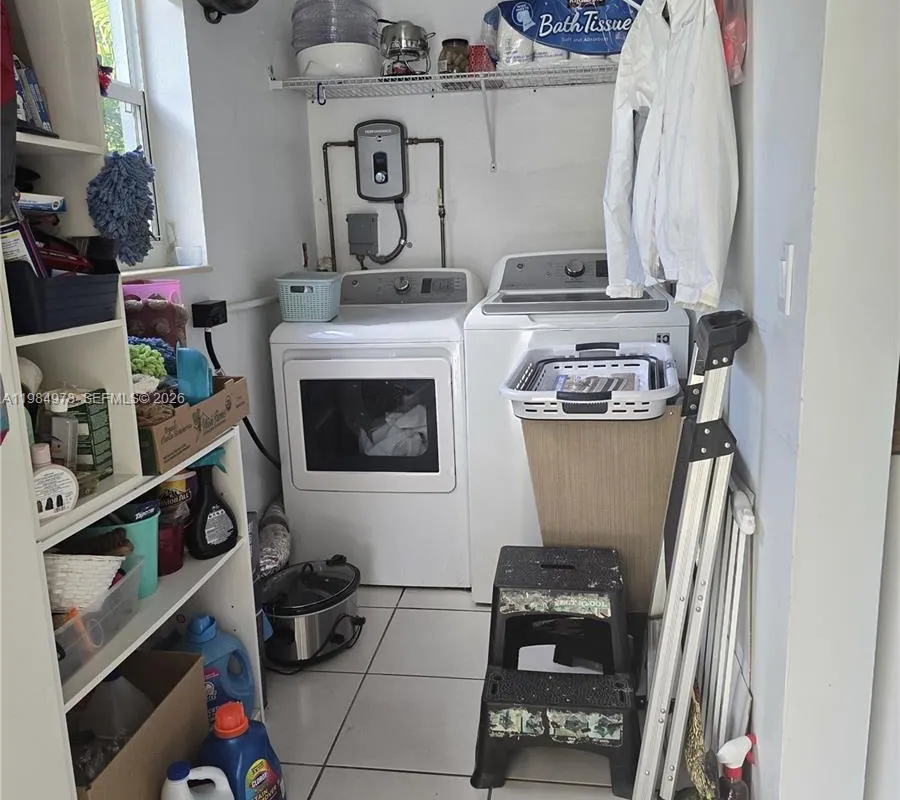 2321 N 57th Ave, Hollywood FL 33021