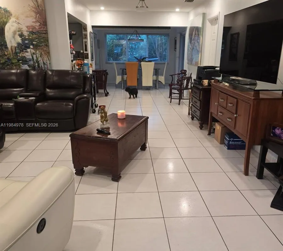 2321 N 57th Ave, Hollywood FL 33021