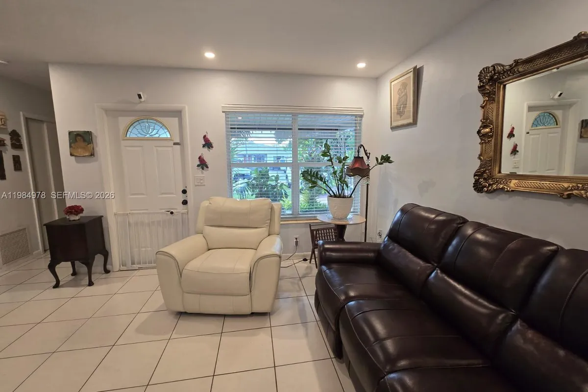 2321 N 57th Ave, Hollywood FL 33021