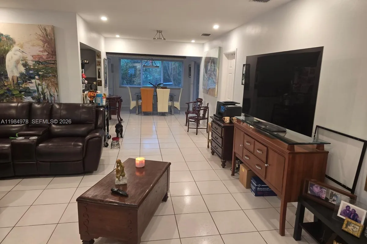 2321 N 57th Ave, Hollywood FL 33021