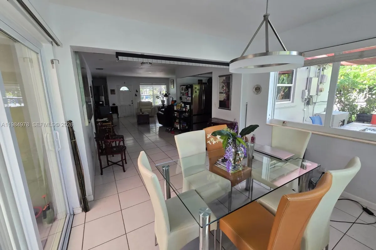 2321 N 57th Ave, Hollywood FL 33021