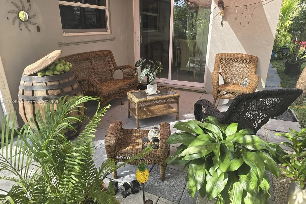 2321 N 57th Ave, Hollywood FL 33021