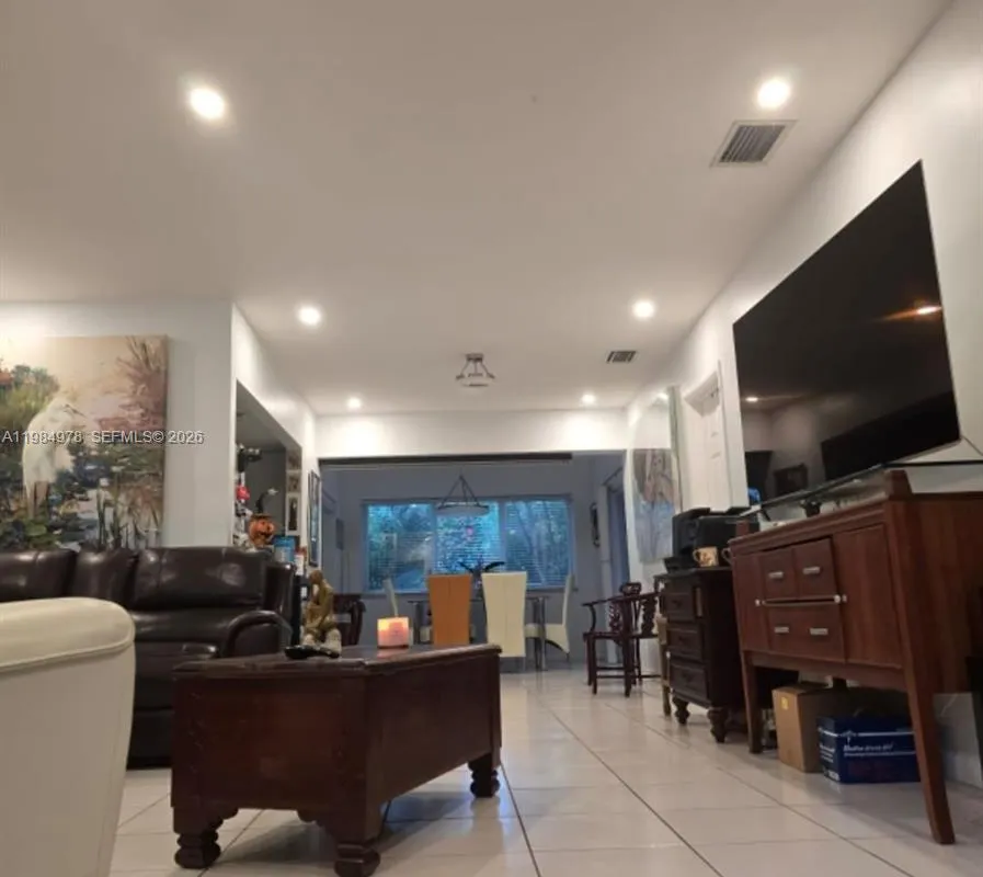 2321 N 57th Ave, Hollywood FL 33021